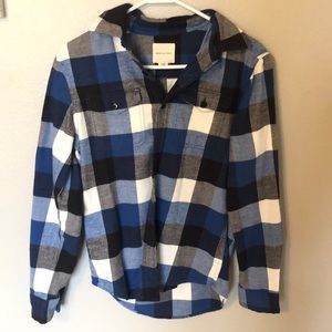 American eagle collared shirt, size men’s XS.